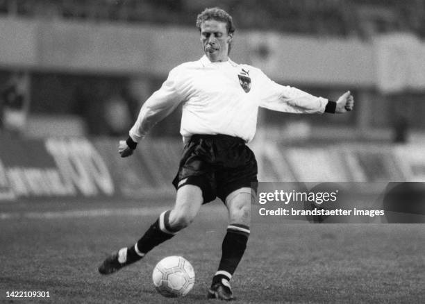 The Austrian national team football player Peter Stöger in the match Austria - Greece . Ernst Happel Stadium. Vienna. 10 March 1993.