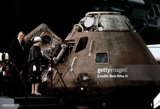 Elizabeth Apollo Model Reporting To The Board Photos and Premium High Res Pictures - Getty Images