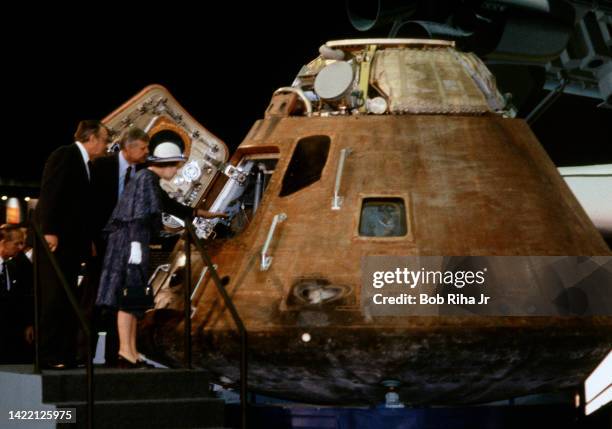 Elizabeth Apollo Model Continental Usa From Space Photos and Premium High Res Pictures - Getty ...