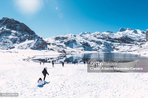covadonga lakes - picos de europa - picos de europe stock pictures, royalty-free photos & images