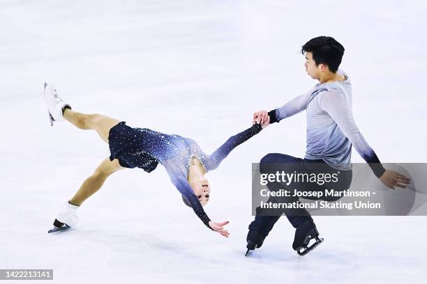 Cayla Smith and Andy Deng of the United States compete in the Junior Pairs Free Skating during the ISU Junior Grand Prix of Figure Skating at Volvo...