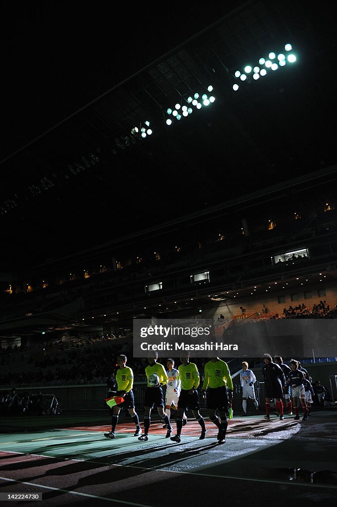 Yokohama F.Marinos v Kashima Antlers - 2012 J.League