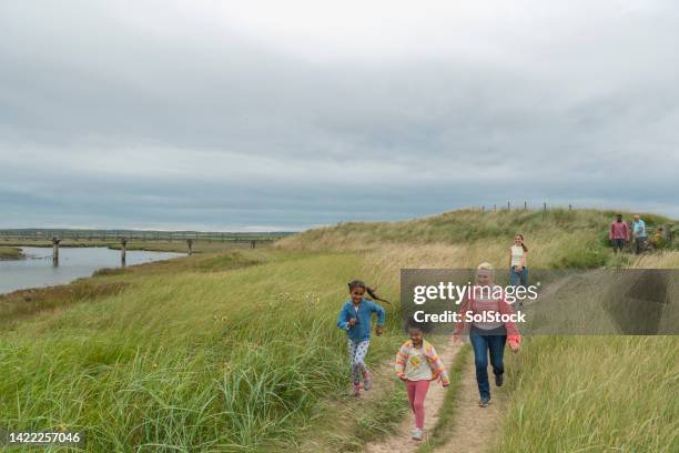 visite in spiaggia con i nonni - i-love-you-frase-inglese foto e immagini stock
