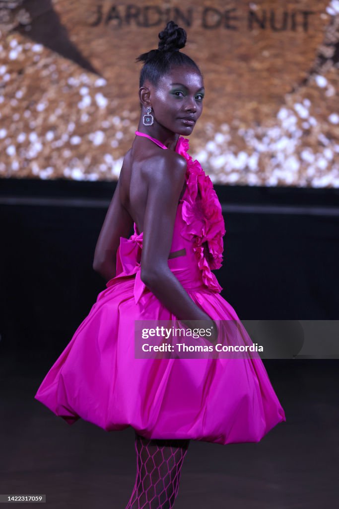 Runway 7 Spring/Summer 2023 Collections - Naeem Khan