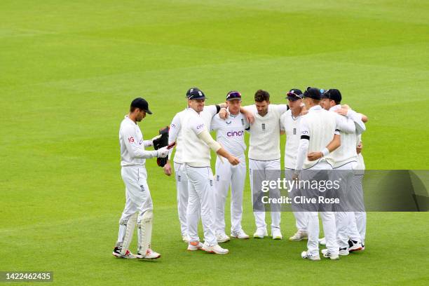 England players enter a huddle prior to Day Three of the Third LV= Insurance Test Match between England and South Africa at The Kia Oval on September...