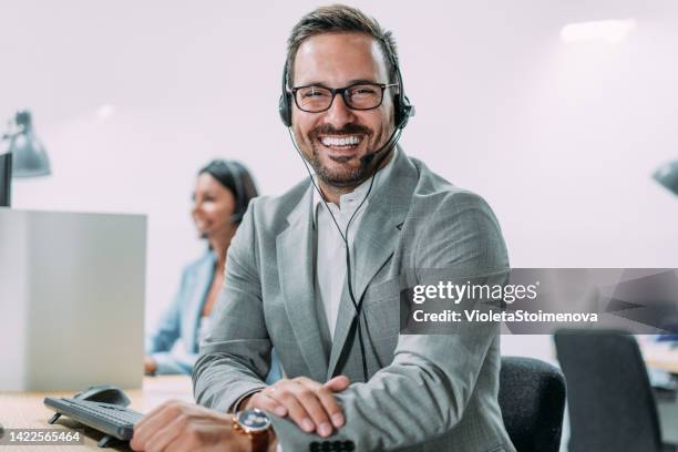 Calling Supervisor Call Center Supervisor Photos and Premium High Res Pictures - Getty Images