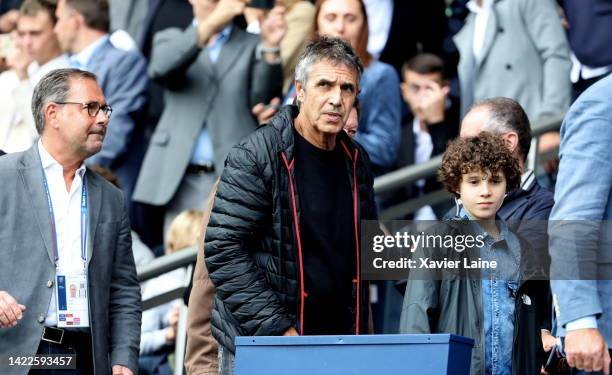 Julien Clerc attends the Ligue 1 match between Paris Saint-Germain and Stade Brest at Parc des Princes on September 10, 2022 in Paris, France.