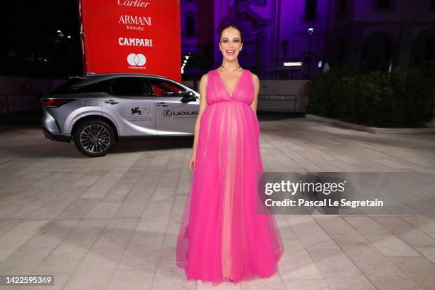 Jessica Brown Findlay arrives for the "The Hanging Sun" red carpet during the 79th Venice Film Festival on September 10, 2022 in Venice, Italy.