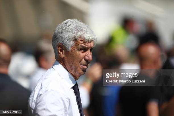 Gian Piero Gasperini, Head Coach of Atalanta BC looks on prior to the Serie A match between Atalanta BC and US Cremonese at Gewiss Stadium on...