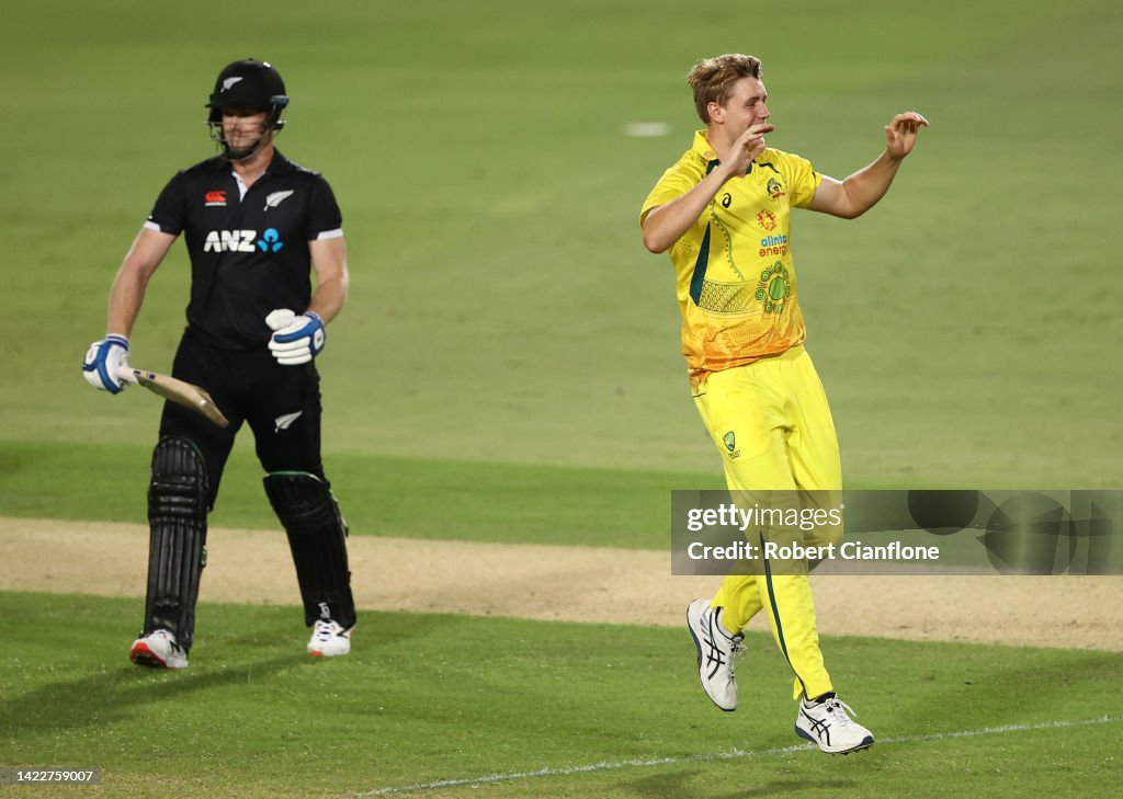 Australia v New Zealand - One Day International Series: Game 3