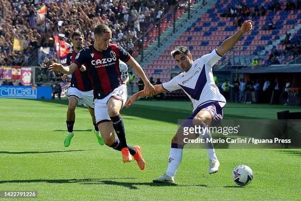 Cristiano Biraghi of ACF Fiorentina in action during the Serie A match between Bologna FC and ACF Fiorentina at Stadio Renato Dall'Ara on September...