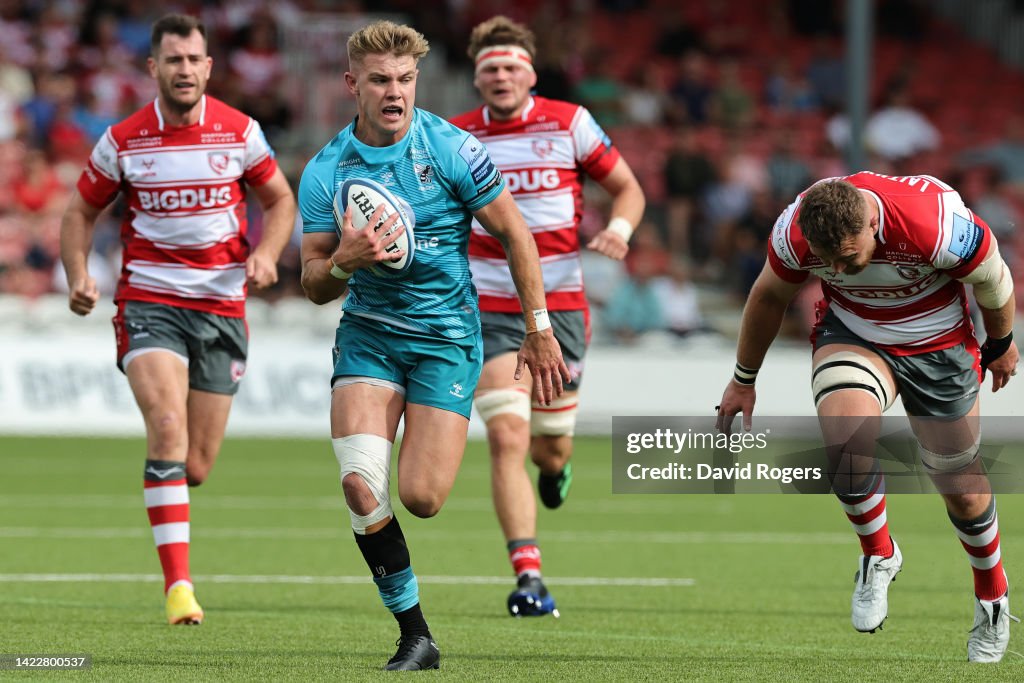 Gkt Rugby Charlie Atkinson of Wasps Rugby evades the Gloucester Rugby defence ...