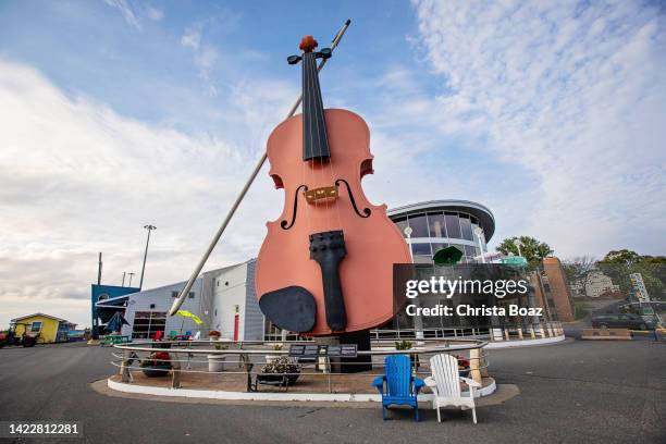 sydney nova scotia harbour - violin stock pictures, royalty-free photos & images