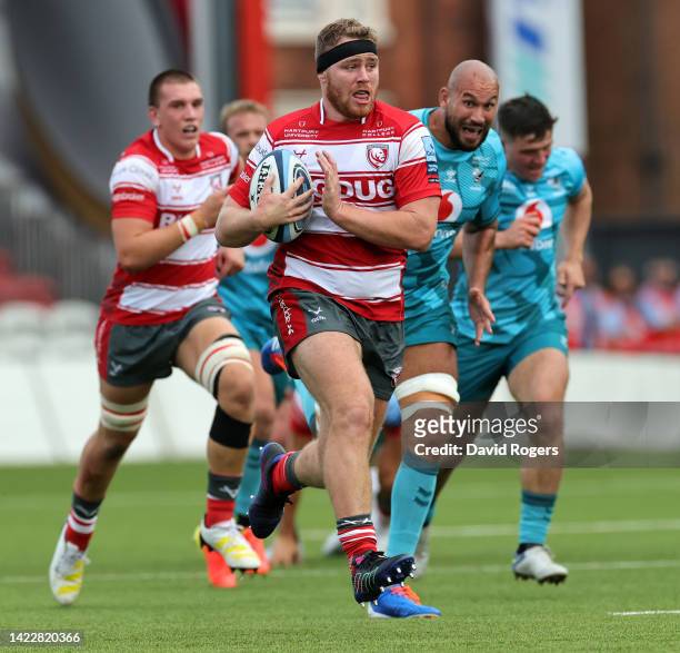 Harry Elrington of Gloucester breaks with the ball during the Gallagher Premiership Rugby match between Gloucester Rugby and Wasps at Kingsholm...