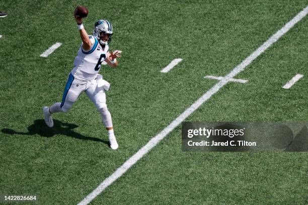 Baker Mayfield of the Carolina Panthers warms up before the game against the Cleveland Browns at Bank of America Stadium on September 11, 2022 in...