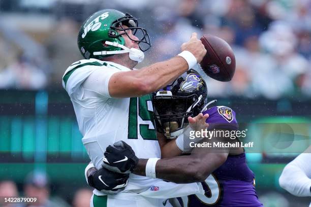 Outside Linebacker Justin Houston of the Baltimore Ravens forces an incomplete pass on Quarterback Joe Flacco of the New York Jets during the third...