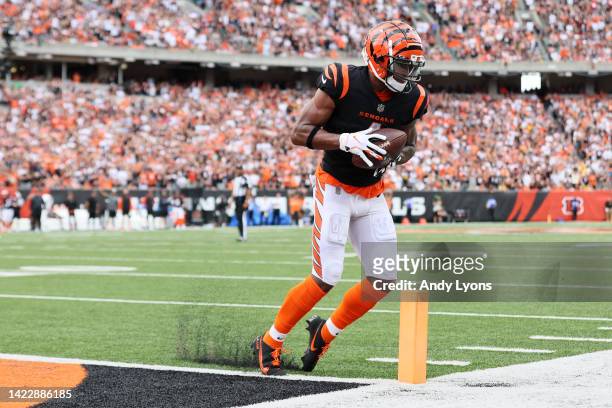 Wide receiver Ja'Marr Chase of the Cincinnati Bengals catches a pass during the second half against the Pittsburgh Steelers at Paycor Stadium on...