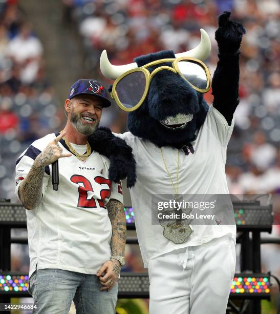 Houston Texans Mascot Photos and Premium High Res Pictures - Getty Images