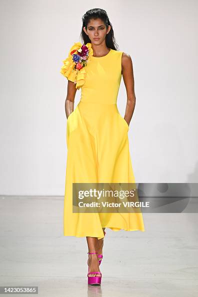 Badgley Mischka - Runway - Spring/Summer 2023 New York Fashion Week Badgley Mischka - Runway - Spring/Summer 2023 New York Fashion Week