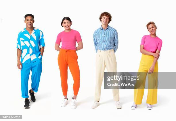 portrait of group of adults - jeune femme fond blanc photos et images de collection