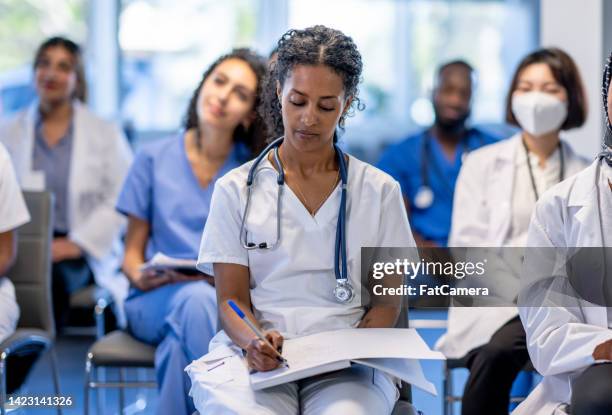 medizinstudierende in der vorlesung - clinic canada diversity stock-fotos und bilder