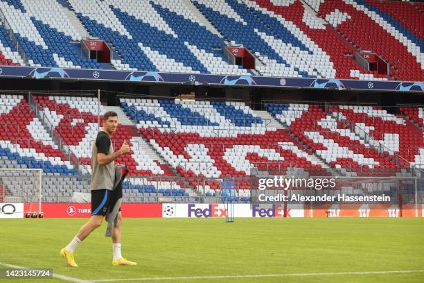 Robert Lewandowski of FC Barcelona arrives for a FC Barcelona training session ahead of their UEFA Champions League group C match against FC Bayern...