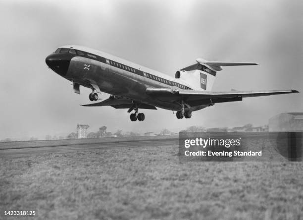 The maiden flight of the Hawker Siddeley Trident airliner at Hatfield Aerodrome in Hatfield, Hertfordshire, England, 9th January 1962. The aircraft...