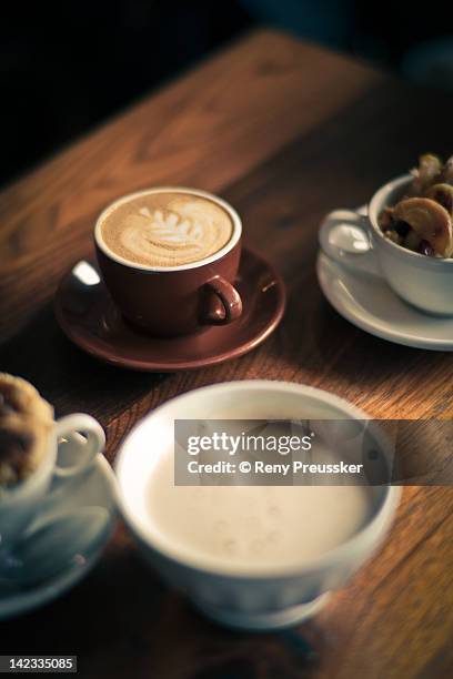 espresso coffee on table - reny preussker foto e immagini stock