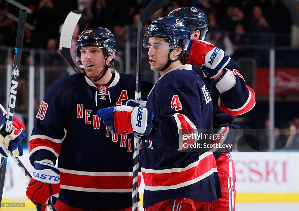 Montreal Canadiens v New York Rangers