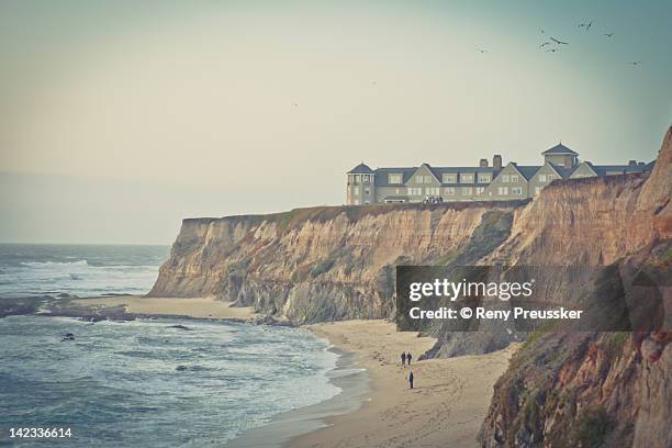 shores of half moon bay - half moon bay california stock pictures, royalty-free photos & images