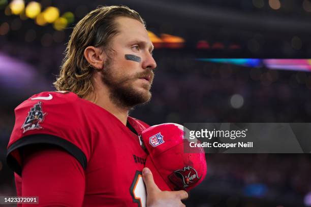 Blaine Gabbert of the Tampa Bay Buccaneers looks on during the national anthem against the Dallas Cowboys at AT&T Stadium on September 11, 2022 in...