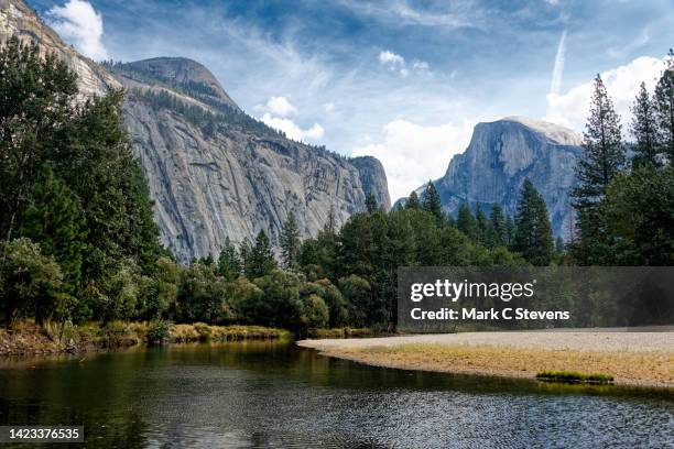 a 5-star day in yosemite national park. - half dome stock pictures, royalty-free photos & images