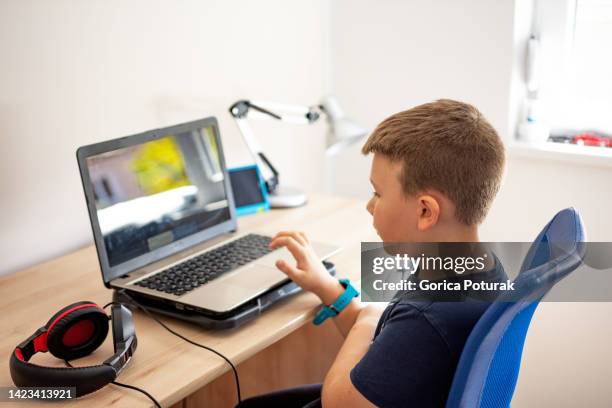 Computer Child Monitor Kids Computer Monitor Photos and Premium High Res Pictures - Getty Images