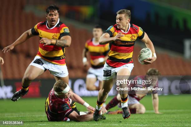 Cortez Ratima of Waikato makes a break during the round six Bunnings NPC match between Waikato and Southland at FMG Stadium, on September 14 in...