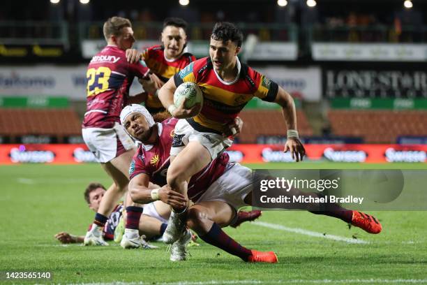 Taha Kemara of Waikato runs in a try during the round six Bunnings NPC match between Waikato and Southland at FMG Stadium, on September 14 in...