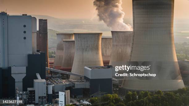 石炭火力発電所 - 空中ショット - 褐炭 ストックフォトと画像