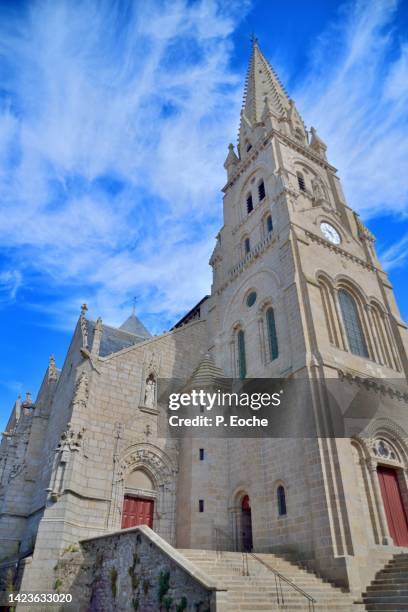 parthenay, the saint-laurent church - deux sèvres fotografías e imágenes de stock