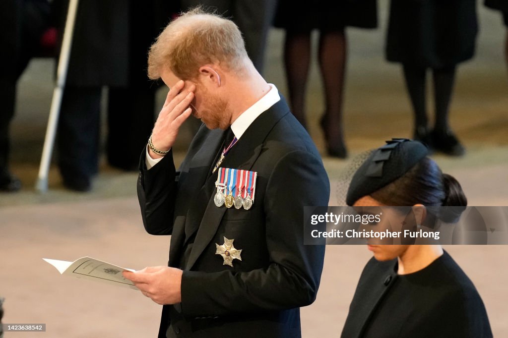 The Coffin Carrying Queen Elizabeth II Is Transferred From Buckingham Palace To The Palace Of Westminster