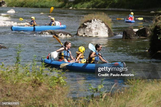 people enjoys at tarn river in the south of france - languedoc rousillon stock pictures, royalty-free photos & images