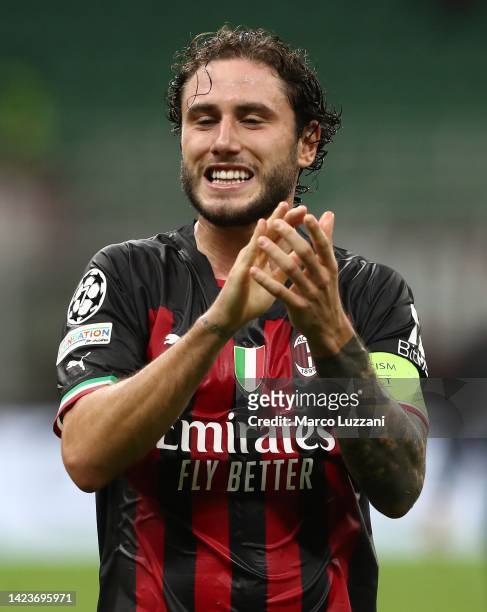 Davide Calabria of AC Milan celebrates the victory at the end of the UEFA Champions League group E match between AC Milan and Dinamo Zagreb at...