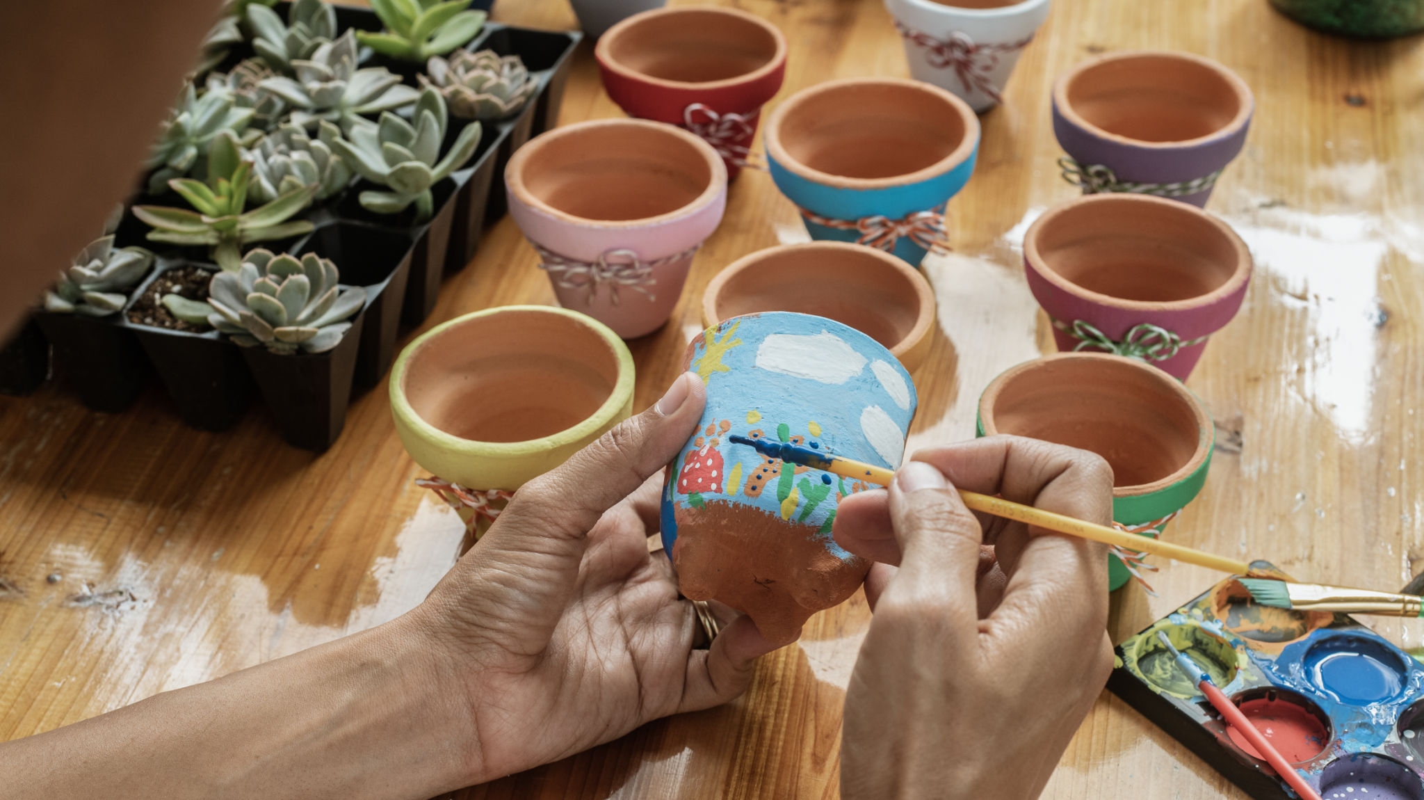 painting clay pots