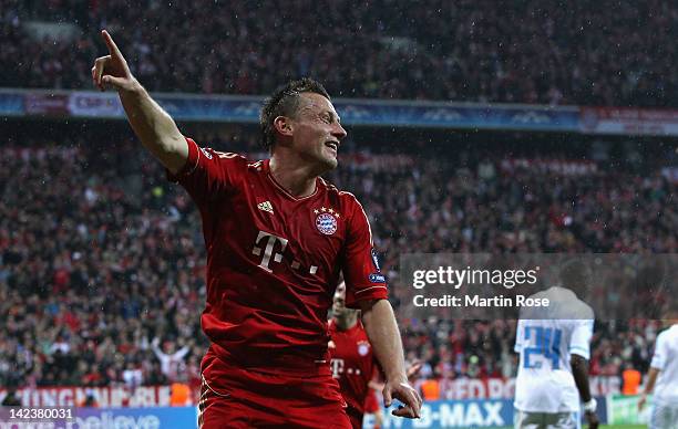 Ivica Olic of Muenchen celebrates after he scores his team's 2nd goal during the UEFA Champions League quarter-final second leg match at Allianz...