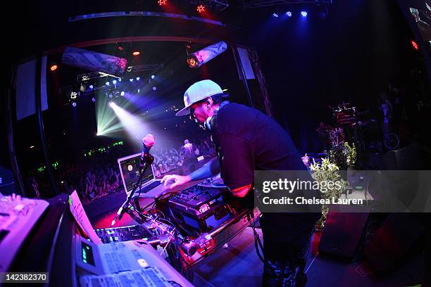 Dirt Ball Rapper 28 Dirtball Stock Photos, High-Res Pictures, and Images - Getty Images