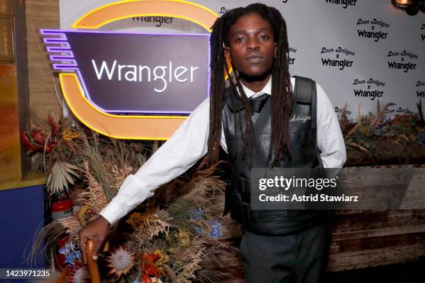 Tapz Singer 48 Tapz Stock Photos, High-Res Pictures, and Images - Getty Images