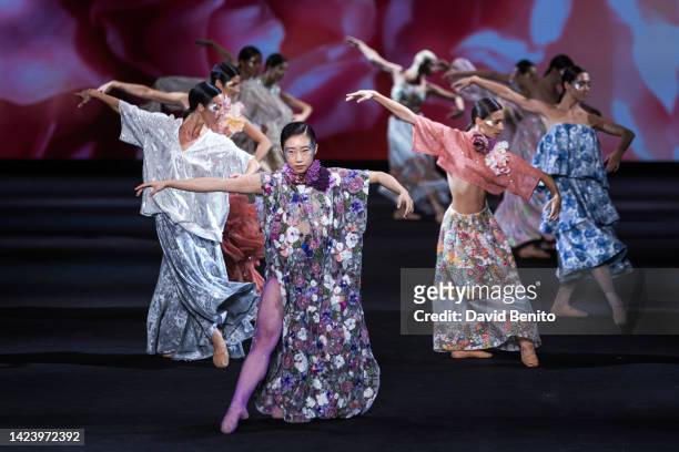 Models perform on the runway at the Duyos fashion show during Mercedes Benz Fashion Week Madrid September 2022 edition at IFEMA on September 15, 2022...