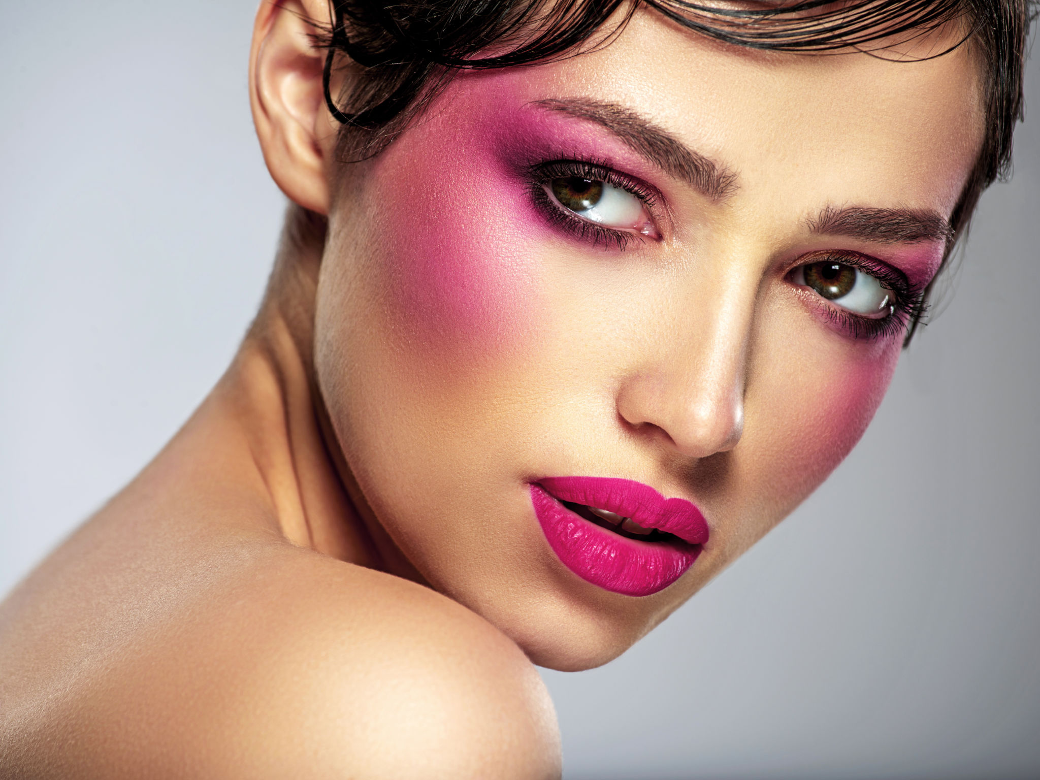 bold lip makeup