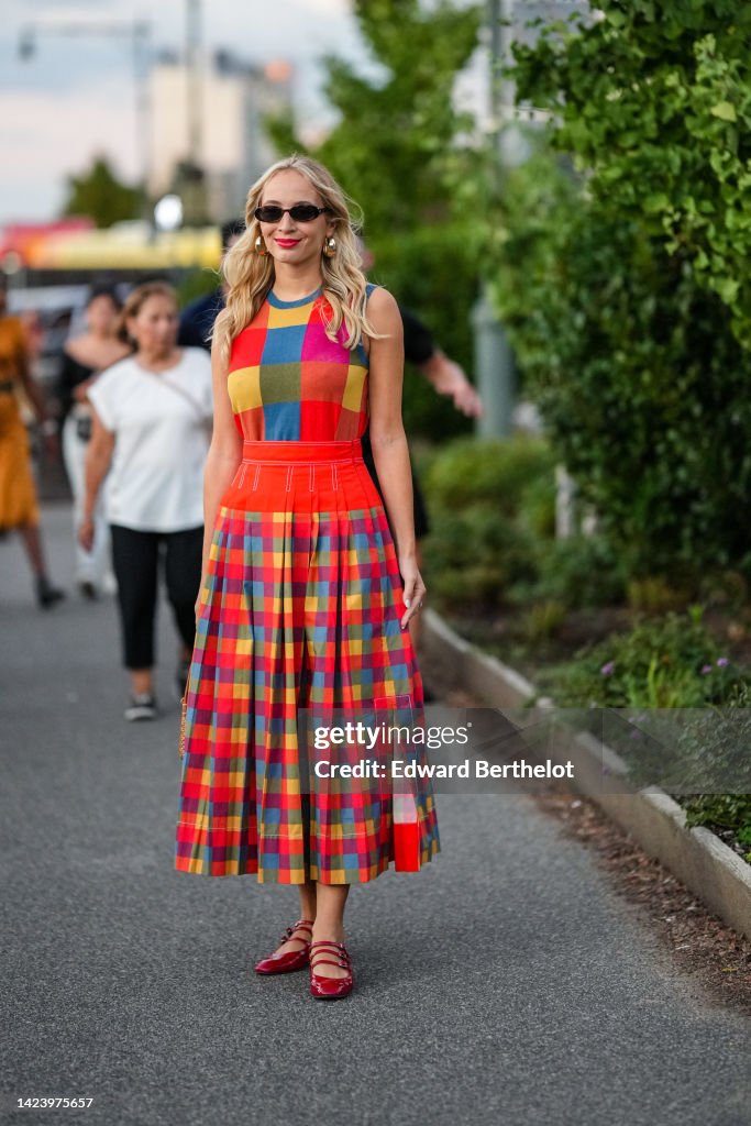 Street Style - September 2022 - New York Fashion Week