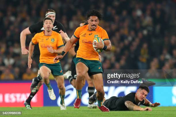 Pete Samu of the Wallabies runs with the ball during The Rugby Championship & Bledisloe Cup match between the Australia Wallabies and the New Zealand...