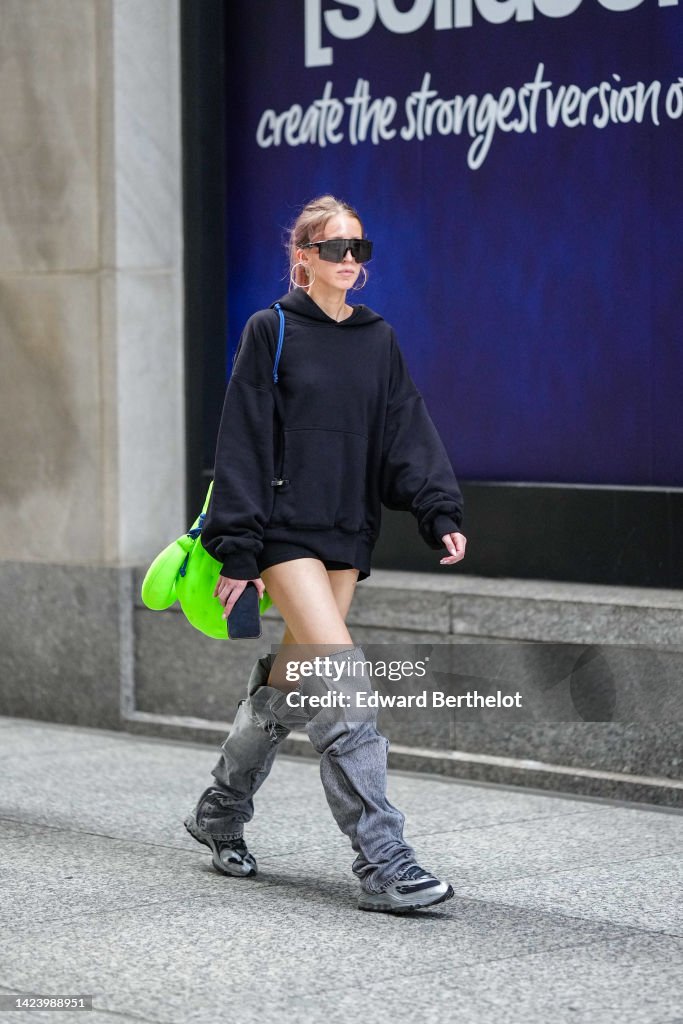 Street Style - September 2022 - New York Fashion Week