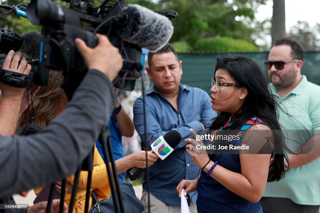 Venezuelan Community Leaders Denounce Florida Gov. DeSantis Sending Migrants To Martha's Vineyard